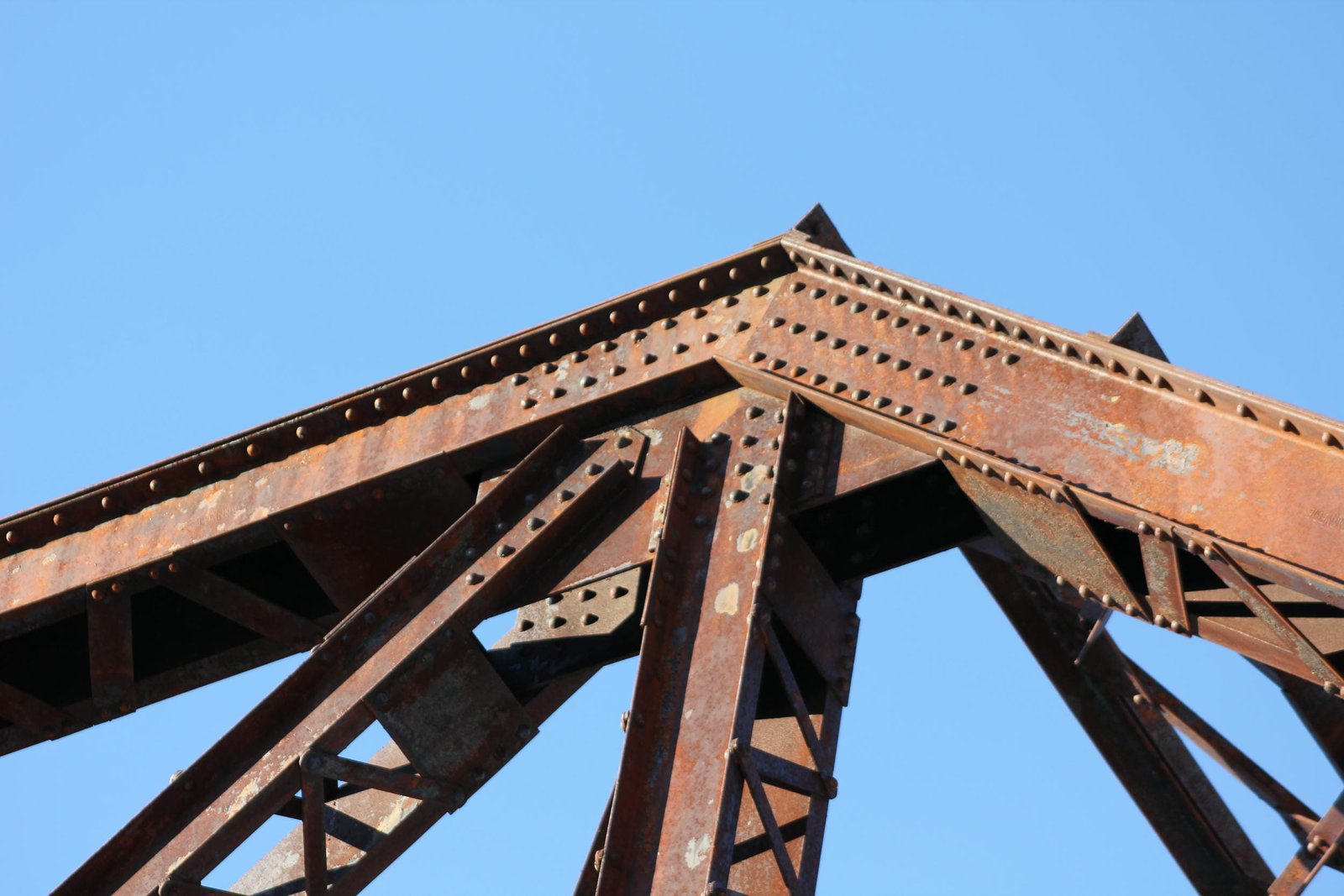 Upper angle connection